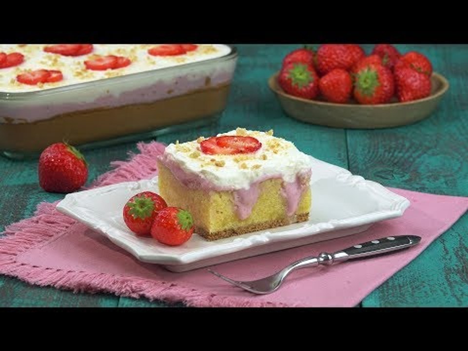 Nesta torta perfurada, o recheio vai do topo à base. Delícia!
