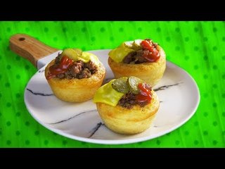 Deliciosos muffins de cheeseburger caseiros