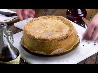 Esta torta é inspirada numa série famosa, mas todos caem de joelhos por ela!