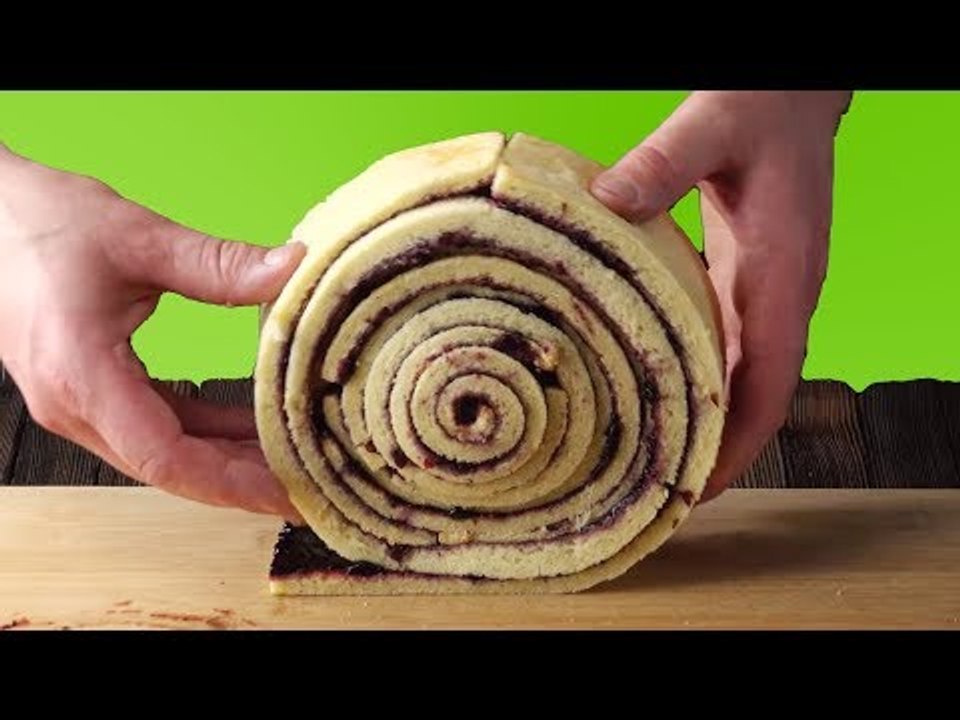 Esta torta é uma surpresa por dentro.