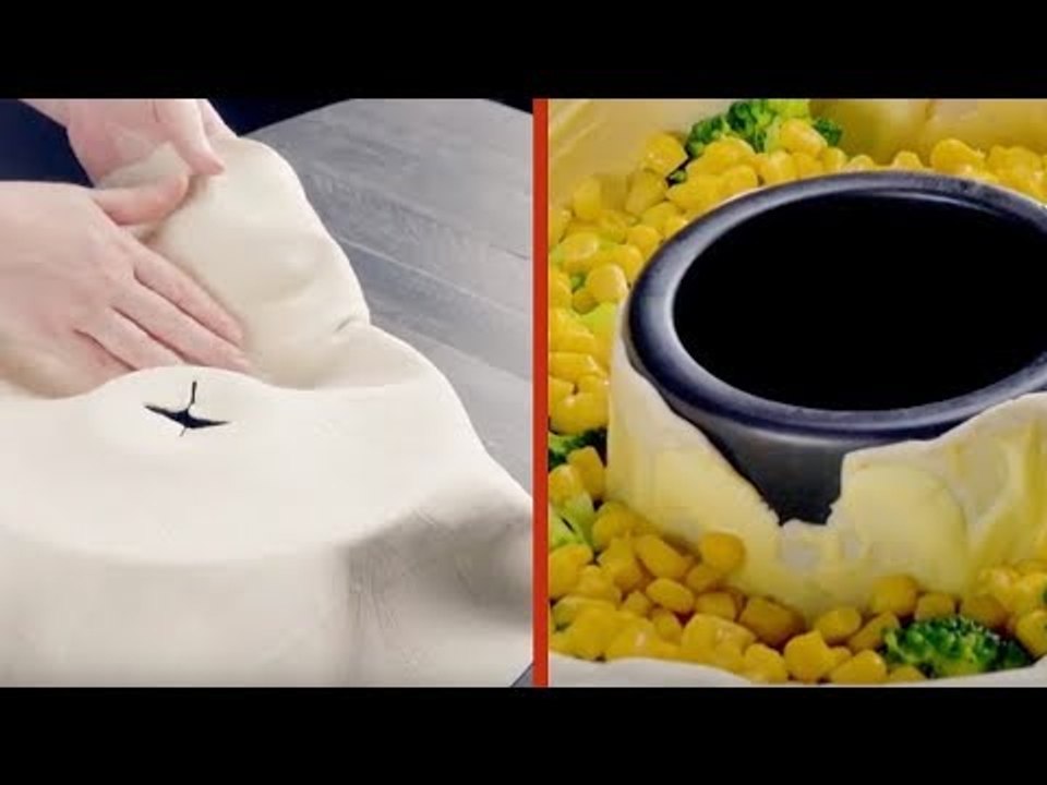 Coloque os vegetais na forma de bolo. O ponto a...