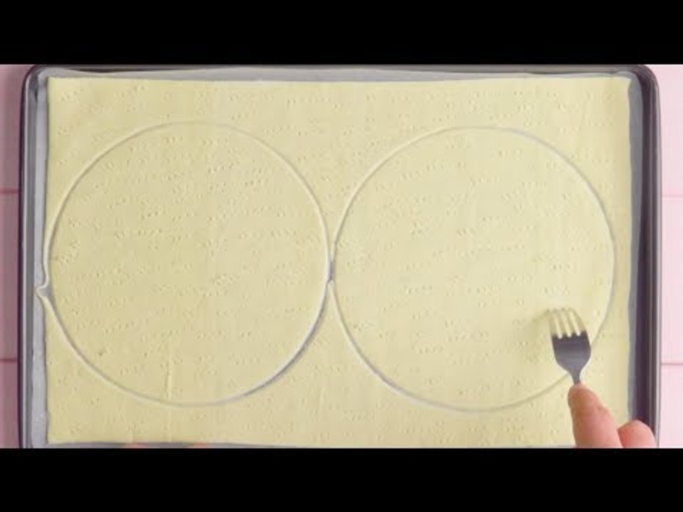 Espete os 2 círculos com um garfo. O resultado vai...