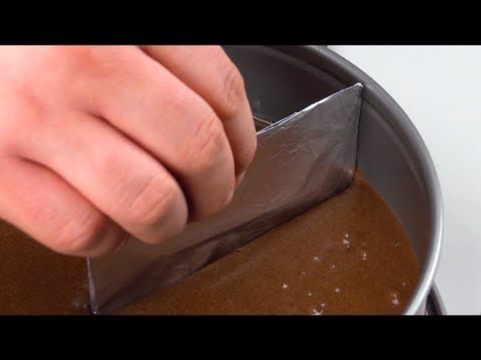 Coloque 6 cartas de baralho na massa. O que vai nas câmaras é um sonho virando realidade.