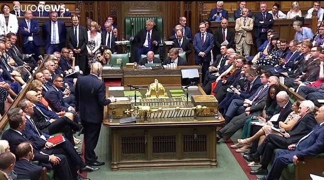 Royaume-Uni : Boris Johson droit dans ses bottes