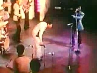 JAMES BROWN & BOBBY BYRD handshake & bump