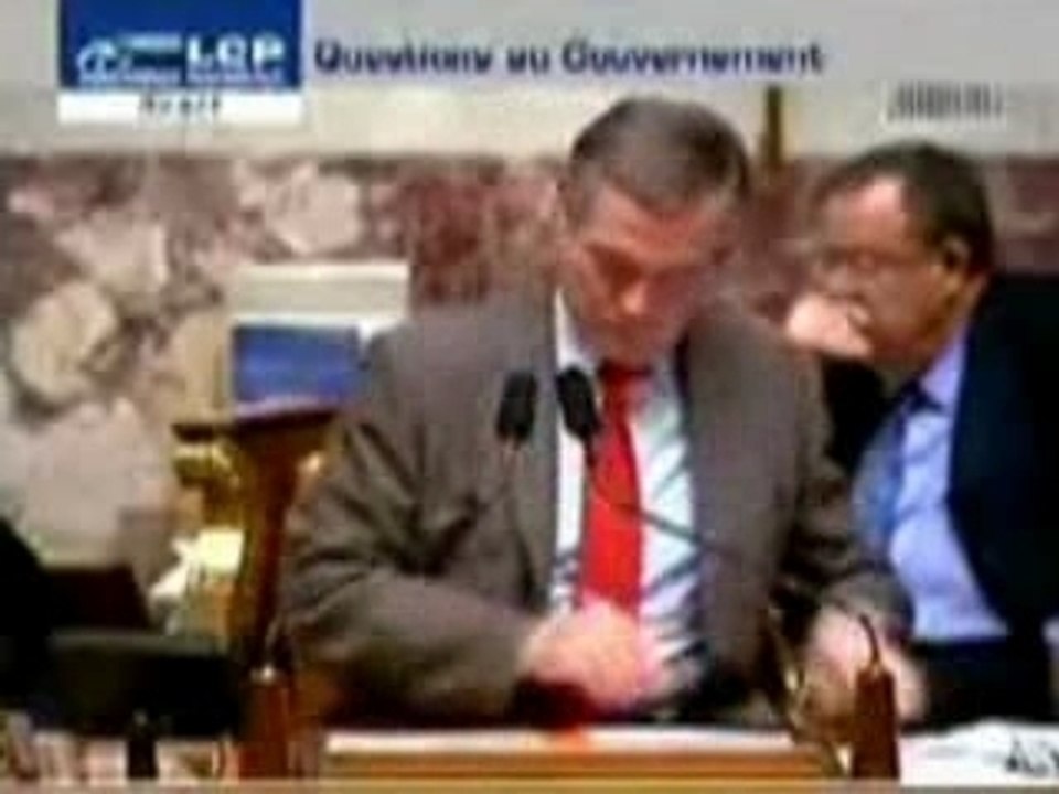 Les  socialistes raillent Christine Lagarde