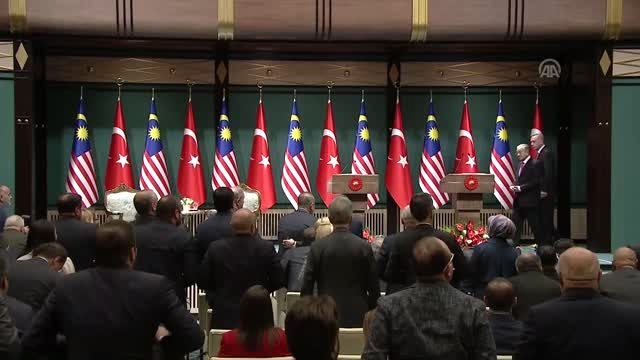 Cumhurbaşkanı Erdoğan, Malezya Başbakanı Muhammed'e Cumhuriyet Nişanı tevcih etti