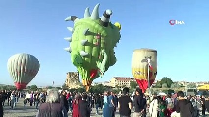 Kapadokya balon festivalini 100 bin turist takip etti