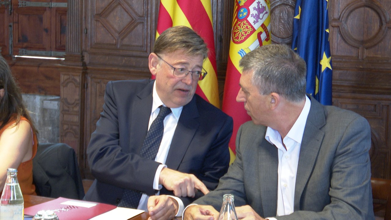 Puig se reúne con miembros del Consell, sindicatos y patronal