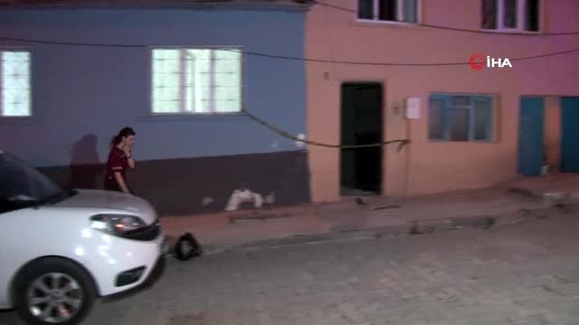 Tartıştığı arkadaşını önce bıçakla öldürüp ardından parçalara ayırarak valizlere koydu