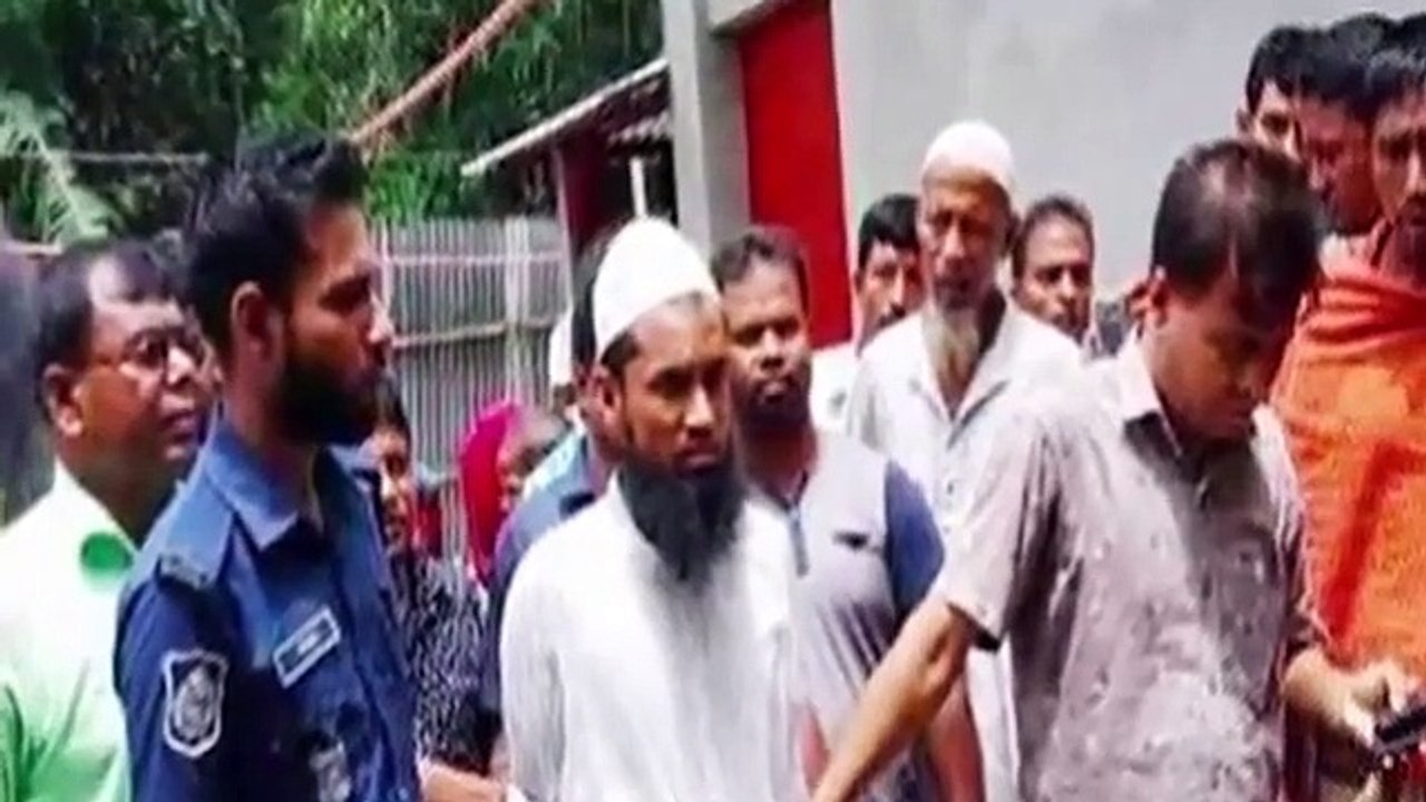 ৮ ছাত্রীকে ধর্ষণের পর পবিত্র কোরআন দিয়ে মেয়েদের শপথ করিয়ে মুখ বন্ধ রাখতেন মাদ্রাসা অধ্যক্ষ