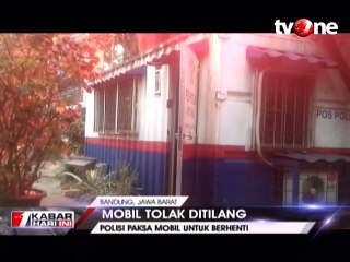 Tolak Ditilang, Pengemudi Ini Seret Polisi di Kap Mobil