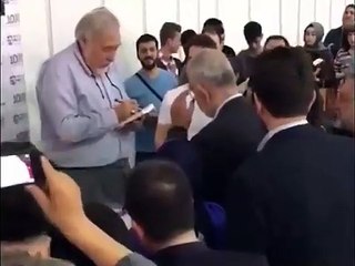 İlber Ortaylı el öptü! Sosyal Medyada yer yerinden oynadı!