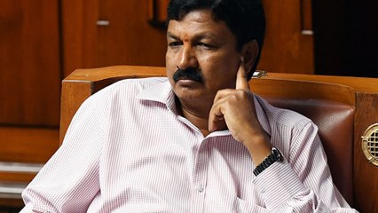 ಕ್ಷೇತ್ರದ ಜನರಿಗೆ ಮುಖ ತೋರಿಸದಂತೆ ಆಗಿದೆ ರಮೇಶ್ ಜಾರಕಿಹೊಳಿ ಪಾಡು..? |  Ramesh Jarkiholi | Oneindia Kannada