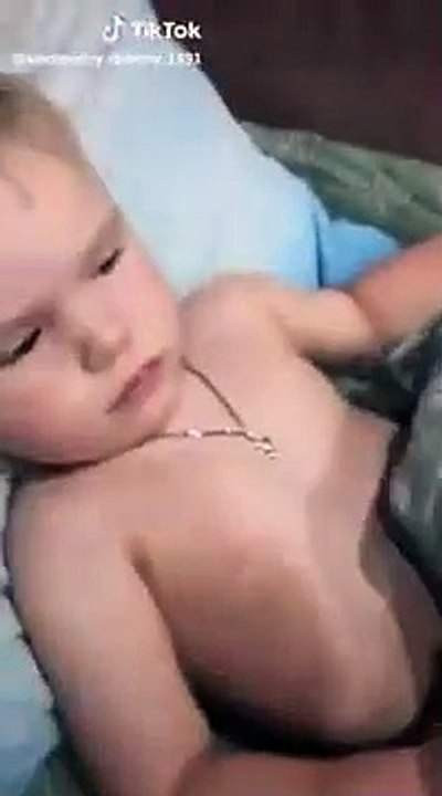 Бедный ребёнок. А как же он пойдет в школу, где кругом висят портреты Путина.