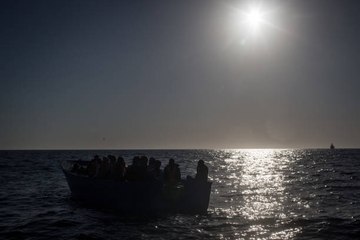 Plus de 100 migrants portés disparus après un naufrage en Libye