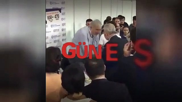 İlber Ortaylı'dan 'El öpme' yanıtı: Bu eski bir İstanbul geleneğidir