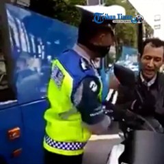 Video Viral Pengendara Yamaha NMAX Ngeyel Diingatkan Polisi Soal Jalur Busway