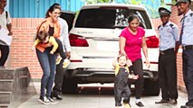 Sunny Leone's Kids Run Away To Click Pictures With Photographers