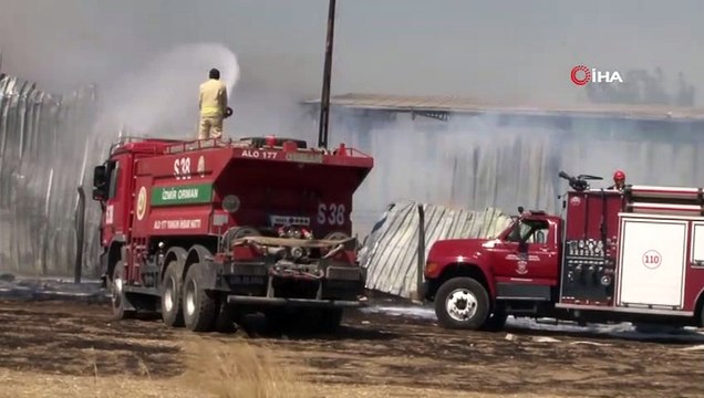 Bornova'da Palet Fabrikası Alev Alev Yanıyor