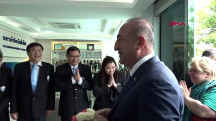 Çavuşoğlu, Chiang Mai Ticaret Odası Başkanı Varodom Pitakanonda ile görüştü
