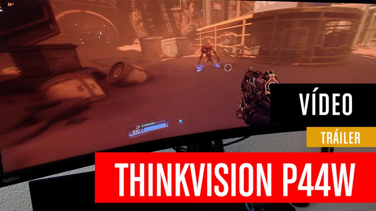 Jugando a DOOM en el ThinkVision P44w