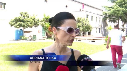 Aktoret kalojne naten ne Teater