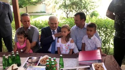 Milletvekili Yıldırım 10 yaşındaki kız çocuğun davetini geri çevirmedi