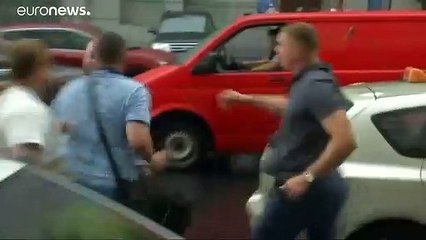 Ουκρανία: Επίθεση κατά Ποροσένκο