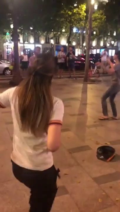 Danse Les algériennes beurettes à paris les champs Élysée 2019