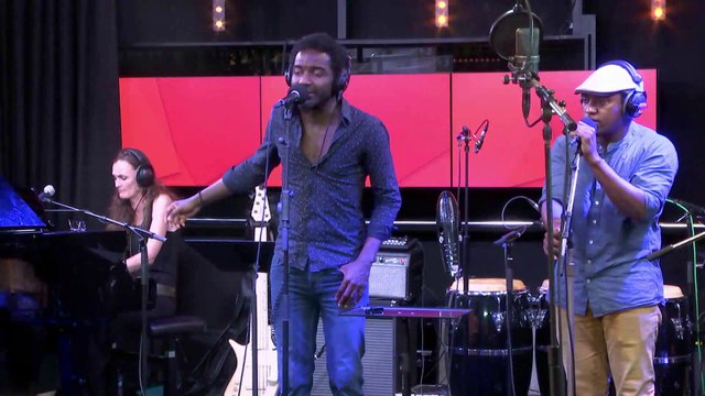 « Ecoute » - Capitaine Alexandre et le collectif « On slamme sur la Lune »