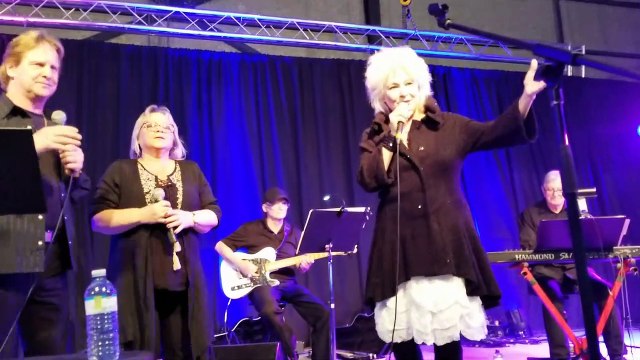 Meilleurs Voeux de santé pour Renée Martel de Chantal Pary au festival Country de Pierre Poirier à Louiseville 2019 avec Carl Gauthier et Joelle Bizier ...