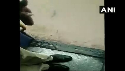 மும்பையில் கனமழையால் மகாலட்சுமி எக்ஸ்பிரஸில் 700 பயணிகள் தவிப்பு-வீடியோ