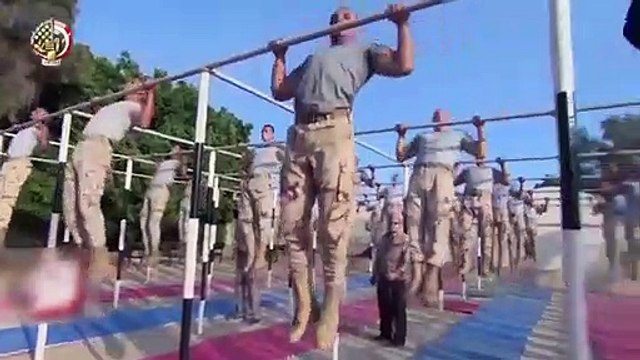 Gövde gösterisi yapayım derken rezil olmak... Mısır Ordusu'ndan sirk gösterisi!