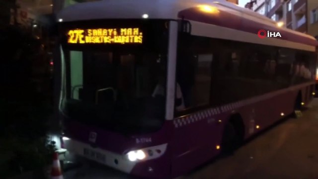 Kağıthane’de Freni Boşalan Halk Otobüsü İş Yerine Girdi