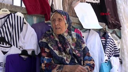 EDİRNE 90 YAŞINDA PAZARDA TEZGAH AÇIP, HASTA OĞLU VE TORUNLARINA BAKIYOR