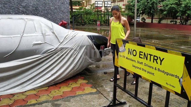 Shahid Kapoor with wife Mira and daughter Misha Spotted at Fitness Gym Bandra