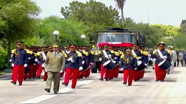 Tunus Cumhurbaşkanı Sibsi'nin vefatı (2)
