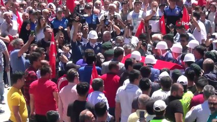 Binlerce kişi teröre lanet ederek şehidini uğurladı