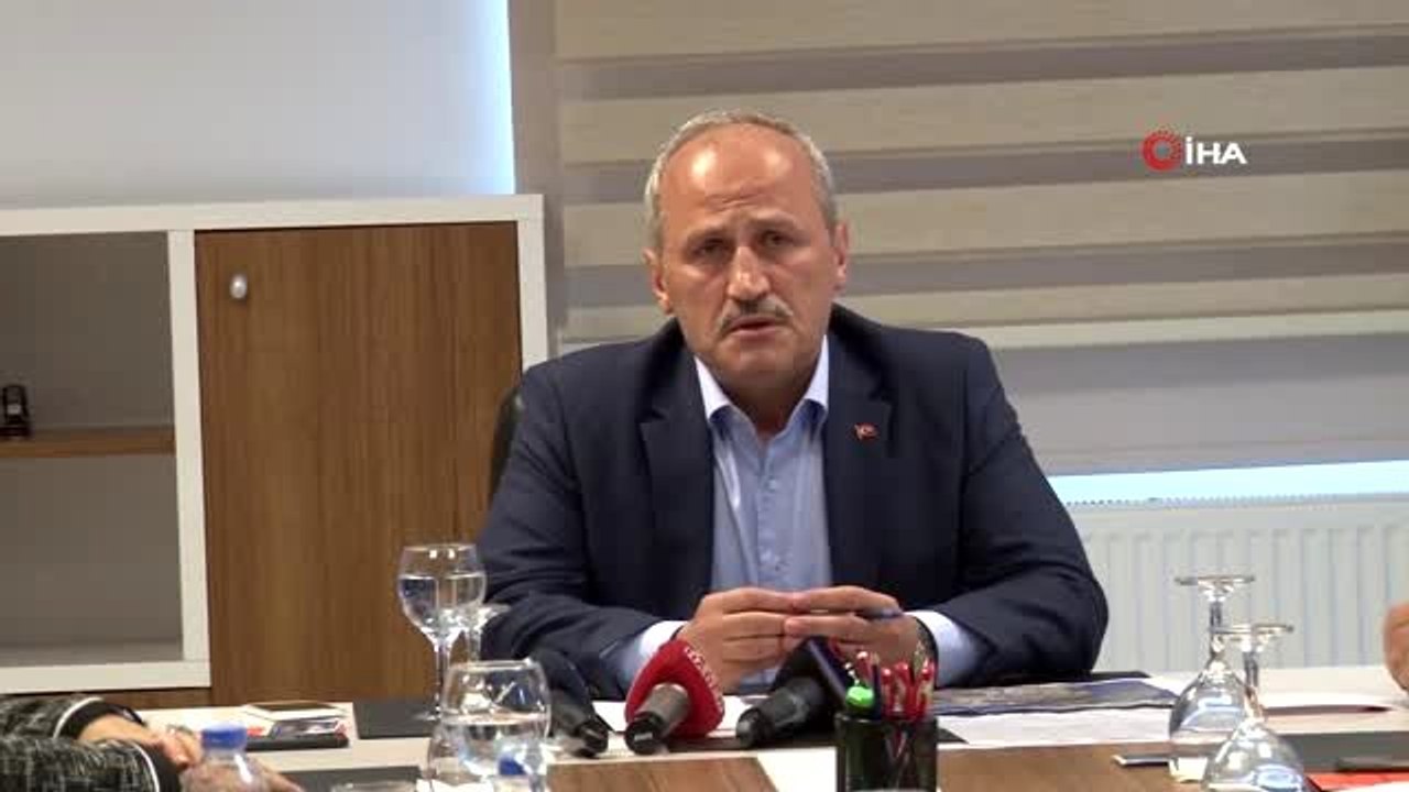 Bakan Turhan'dan İstanbul-İzmir Otoyolu'na dair önemli açıklamalar: "İstanbul'dan İzmir'e 3 buçuk...