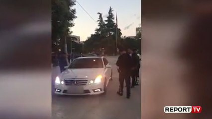 Morën me qira në BE 'Benz'-in e 'Audi'-n dhe e shitën në Shqipër, arestohen dy persona të huaj