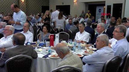 İZMİR BAKAN SELÇUK EĞİTİMDEKİ YOL HARİTASINI ANLATTI