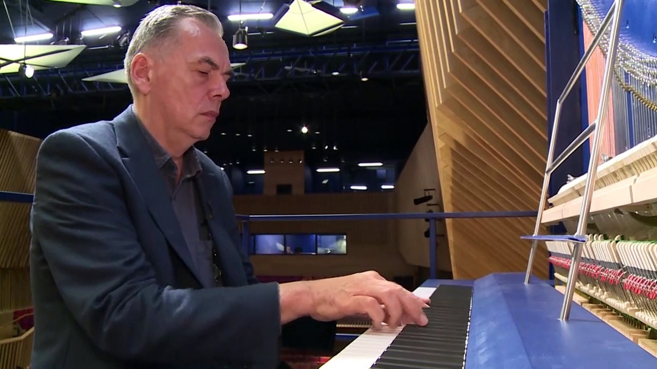 Weltgrößtes Klavier in Lettland enthüllt