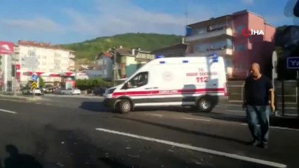 Işık ihlali yapan araçlar kafa kafaya çarpıştı: 3 yaralı