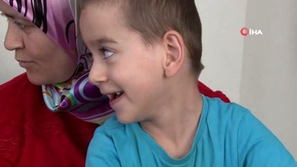 Serebral Palsi hastası ikizler, Hindistan'daki tedavi için yardım eli bekliyor