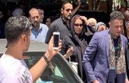فيديو رصد لحظة توبيخ أحمد الفيشاوي لزوجته في جنازة والده يثير ضجة