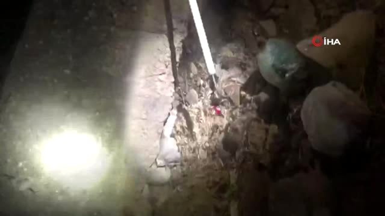 Cizre'de menfez altına gizlenmiş 3 kilo 702 gram esrar ele geçirildi