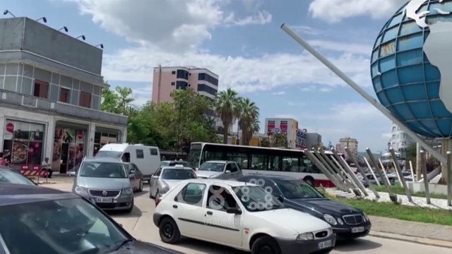 RTV Ora - Kur kalon mes përmes Fierit