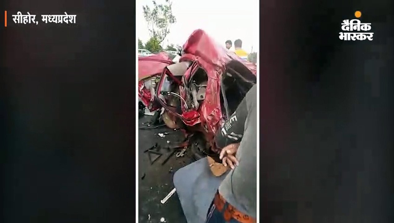 हाइवे पर अनियंत्रित होकर पलटी एसयूवी, भोपाल के एक परिवार के पांच लोगों की मौत