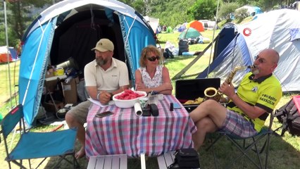 70 yaşındaki ihtiyar delikanlı gökyüzünde saksafon çaldı